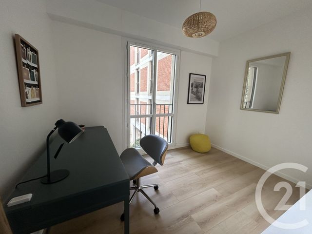 Appartement 3 pièces à louer - 3 pièces - 60.02 m2 - AVON - 77 - ILE-DE-FRANCE - Century 21 Agence Babut