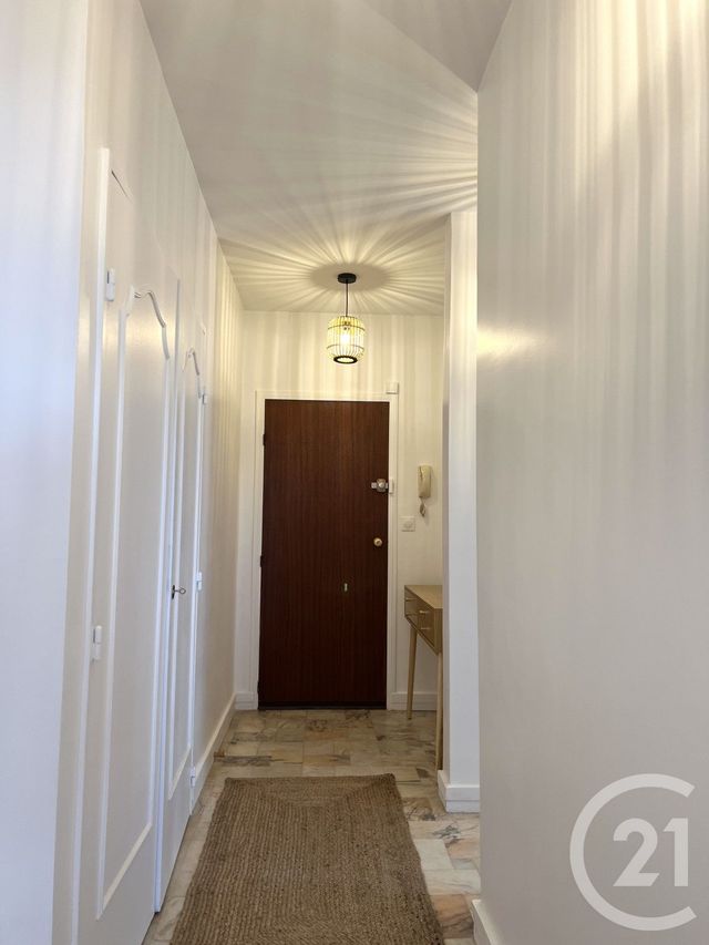Appartement 3 pièces à louer - 3 pièces - 60.02 m2 - AVON - 77 - ILE-DE-FRANCE - Century 21 Agence Babut