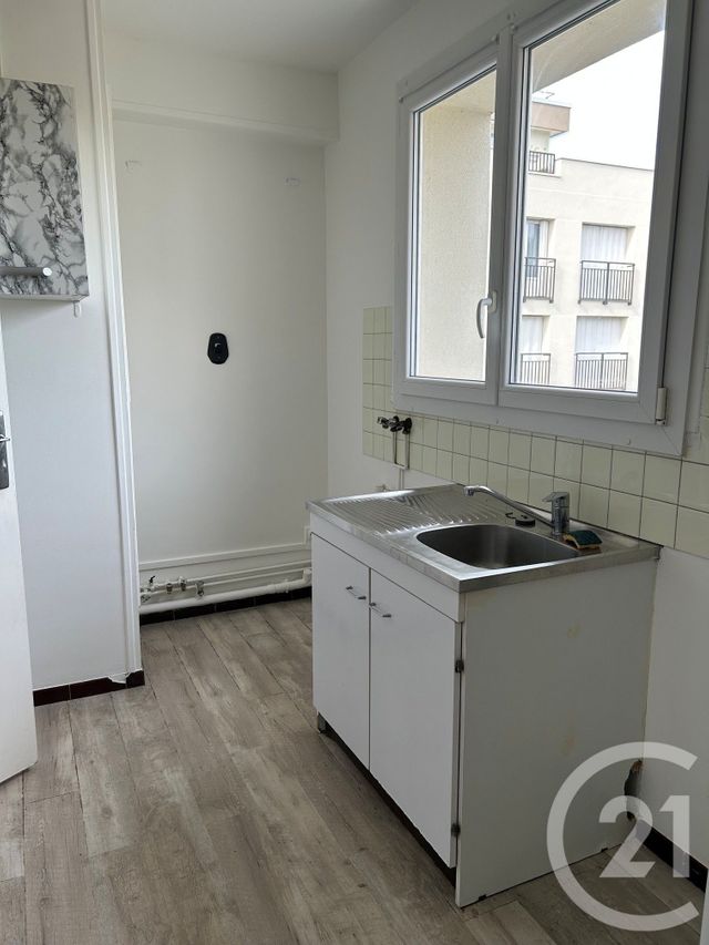 Appartement 3 pièces à louer - 3 pièces - 60.25 m2 - AVON - 77 - ILE-DE-FRANCE - Century 21 Agence Babut