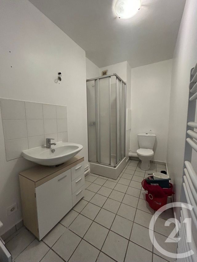 Appartement T1 à louer - 1 pièce - 24.0 m2 - AVON - 77 - ILE-DE-FRANCE - Century 21 Agence Babut