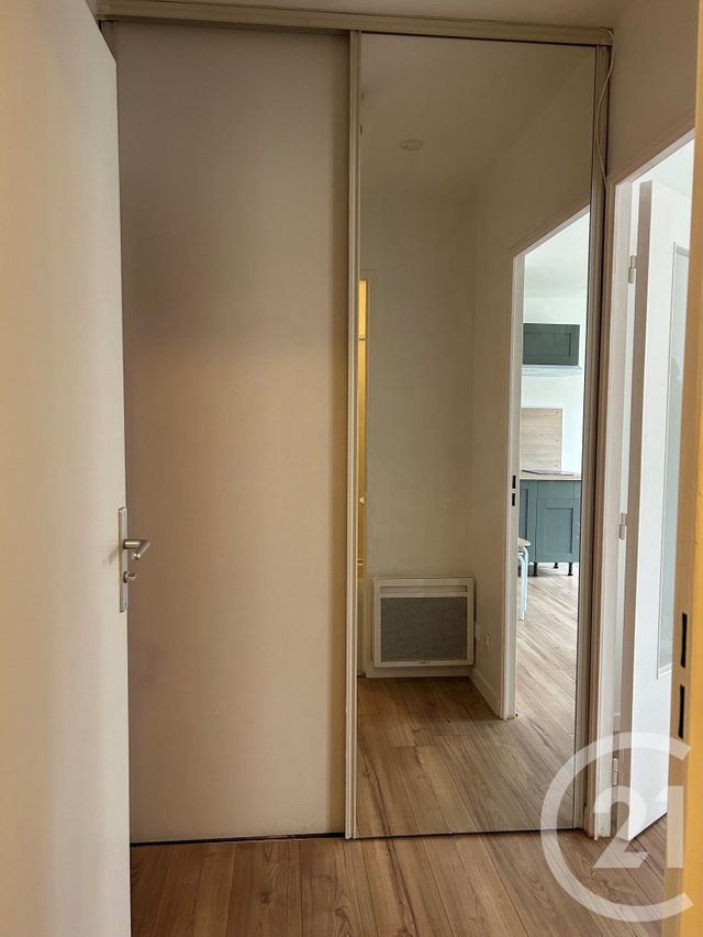 Appartement T1 à louer - 1 pièce - 24.0 m2 - AVON - 77 - ILE-DE-FRANCE - Century 21 Agence Babut