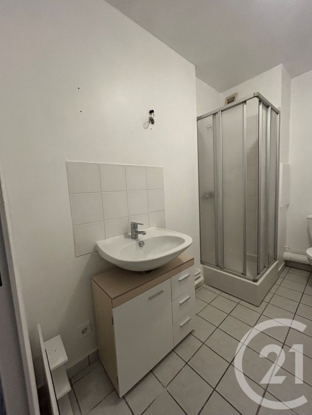 Appartement T1 à louer - 1 pièce - 24.0 m2 - AVON - 77 - ILE-DE-FRANCE - Century 21 Agence Babut